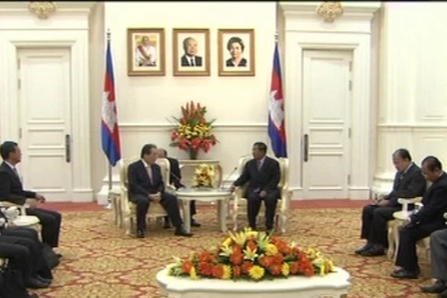 Nhật Bản và Campuchia bàn thảo về tranh chấp lãnh thổ trên biển Hoa Đông