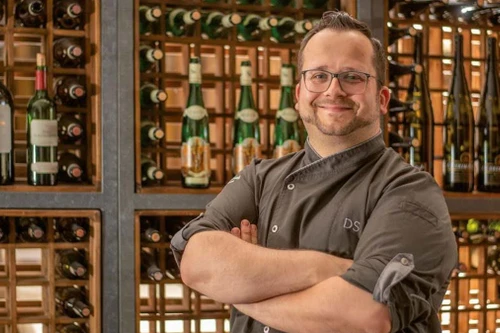 Đầu bếp nổi tiếng phục vụ ĐT Anh phải ký cam kết bí mật