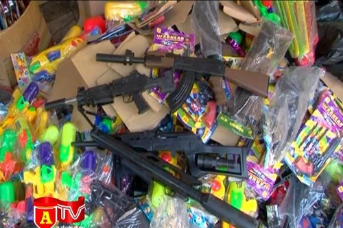 Phát hiện kho đồ chơi trẻ em nguy hiểm