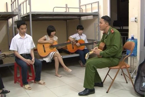 Người mang âm nhạc đến với học sinh khiếm thị