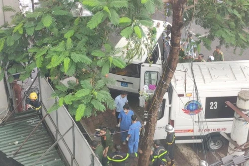 Cháy quán karaoke ở phường Quan Hoa