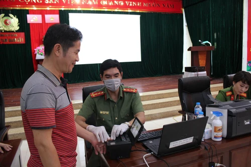 Giây phút đặc biệt của người sắp nhận quyết định đặc xá