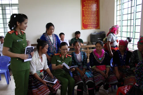 “Việc nhẹ lương cao” - cái bẫy hoàn hảo của những kẻ buôn người