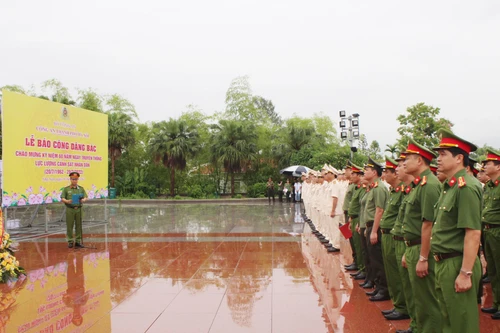 Hành trình về nguồn vì cộng đồng của lực lượng Công an Thủ đô