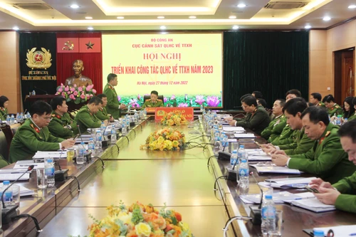 Mục tiêu xuyên suốt vì nhân dân phục vụ 