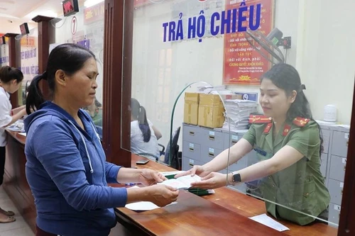 Cục Quản lý xuất nhập cảnh sẽ xác minh lý do cấp bách xin cấp hộ chiếu