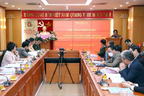 Để hoàn thiện pháp luật bảo đảm trật tự, an toàn giao thông đường bộ, trước hết cần ‘luật hóa’ 