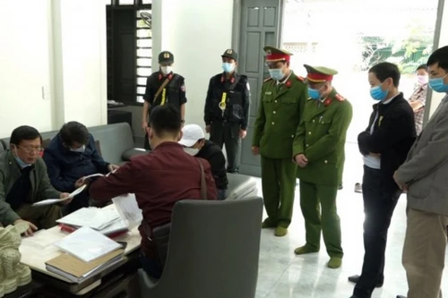 Phá 2 chuyên án 'cho dân nghèo vay lãi nặng' 