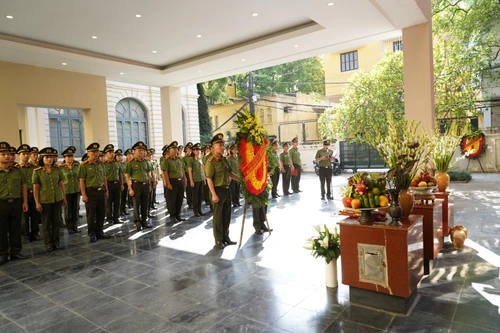 Tưởng nhớ các Anh hùng liệt sỹ Công an Thủ đô