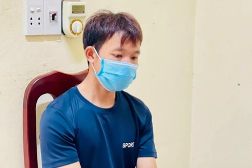 Lấy lời khai kẻ dụ dỗ cháu gái 13 tuổi bỏ nhà đi… tìm việc