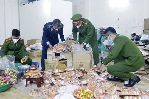 Xử lý nghiêm cơ sở kinh doanh bánh mứt kẹo không đảm bảo chất lượng