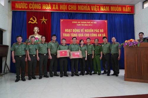 Noi gương Bác, xứng đáng là người chiến sỹ công an cách mạng