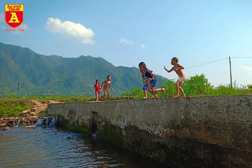 Mùa hè của những đứa trẻ vùng cao