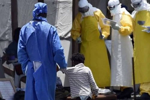 Gần 3.700 trẻ em bị kỳ thị, bỏ rơi vì dịch Ebola