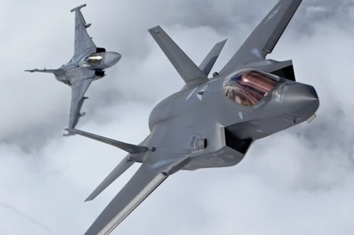 Tiêm kích Gripen và F-35 bảo vệ không phận Bắc Cực trong sứ mệnh NATO