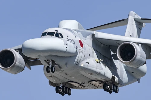 Chiếc máy bay tác chiến điện tử ‘xấu nhất thế giới' lần đầu cất cánh