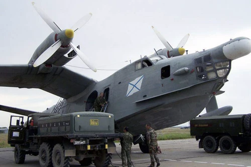 UAV Ukraine tập kích nhà máy sửa chữa ở Yevpatoriia, nhắm vào thủy phi cơ săn ngầm Be-12 của Nga