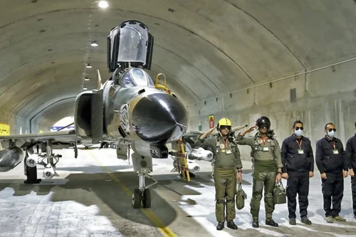 F-4 Phantom II - 'quái điểu hạng nặng' Mỹ từng bán cho Iran 