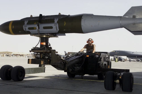 Bom xuyên boongke JDAM Mỹ chuyên nhắm mục tiêu ngầm, kiên cố tại Iran