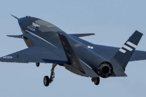 Thổ Nhĩ Kỳ thử nghiệm UAV hạng nặng Bayraktar Kizilelma mang bom dẫn đường chính xác