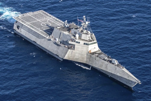 Tàu chiến 700 triệu USD của Mỹ săn thủy lôi gần eo biển Hormuz