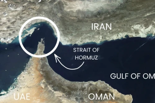 Iran thách thức Mỹ điều chiến hạm đến eo biển Hormuz hộ tống tàu dầu