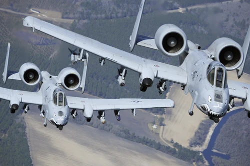 Mỹ điều cường kích 'sát thủ diệt tăng' A-10 săn xuồng cao tốc Iran tại eo biển Hormuz