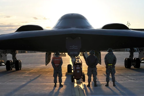 B-2 Spirit, oanh tạc cơ chiến lược của Mỹ có thể tung đòn tấn công tầm xa trong im lặng
