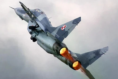 Ba Lan điều tiêm kích MiG-29 giám sát trinh sát cơ Nga