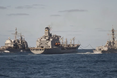 Chiến hạm Mỹ va chạm nhau trên Biển Caribe