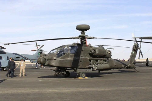 Ả Rập Xê Út trưng bày trực thăng tấn công AH-64 Apache tại World Defense Show 2026
