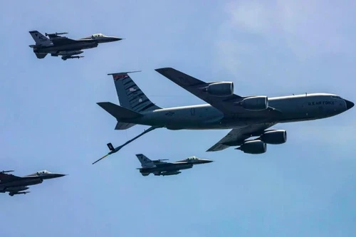 KC-135 Stratotanker - Xương sống tiếp dầu trên không của Mỹ vừa rơi gần Iran