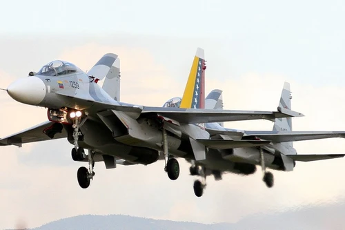 Tác chiến điện tử, hay còn gọi là EW (Electronic Warfare), là một yếu tố chiến lược trong không chiến hiện đại.