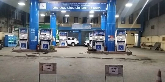 Hà Nội: Chủ cây xăng tại Hà Đông nói lý do “hết xăng”