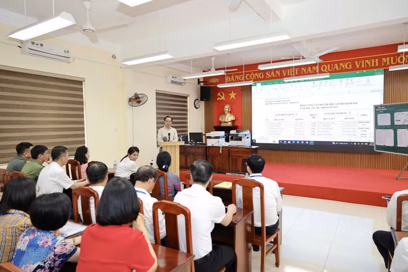 bo-truong-lam-viec-voi-giam-thi-hn.jpg