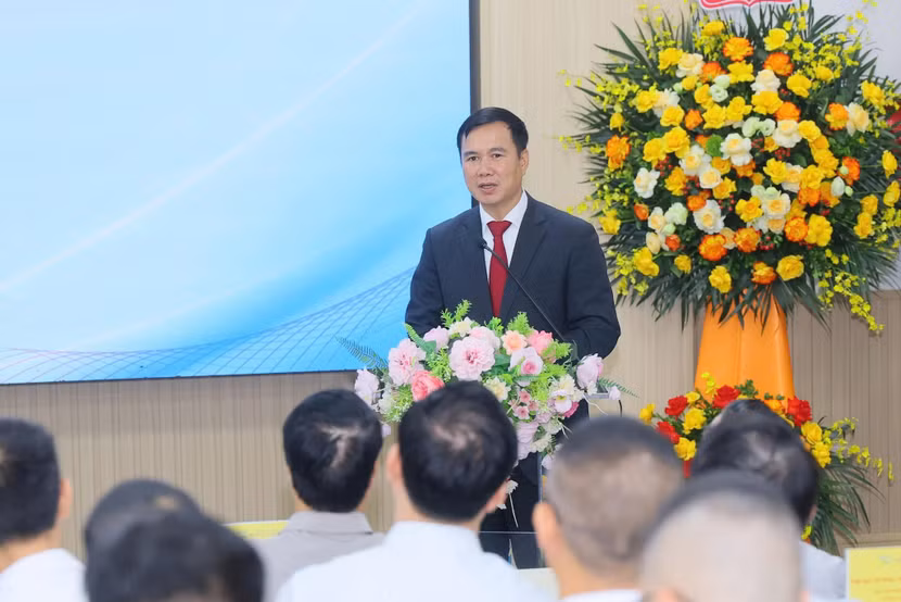 PGS.TS Bùi Thế Duy, Giám đốc Đại học Quốc gia Hà Nội đề nghị HSB mở rộng đào tạo, nghiên cứu lĩnh vực mới như an ninh trí tuệ nhân tạo, quản trị nhân lực trong kỷ nguyên số...