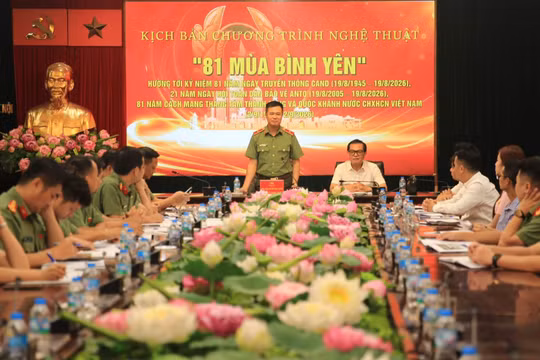 Chương trình nghệ thuật "81 mùa bình yên" tôn vinh Công an Thủ đô