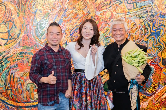 Cha con Đào Anh Khánh – Đào Anh Thơ đối thoại nghệ thuật trong “Dòng chảy đột biến”