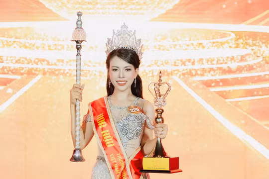 Bùi Thị Thùy Dương đăng quang "Hoa hậu Thương hiệu Việt Nam 2026"