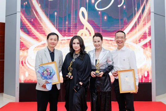 "Sol Vàng 2025": Dung hòa giữa âm nhạc thị trường và chiều sâu nghệ thuật