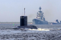 [ẢNH] Tàu ngầm Nga bất ngờ áp sát bờ biển Israel