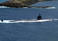 [ẢNH] Sát thủ hạt nhân đóng vai trò cận vệ cho tàu sân bay Mỹ