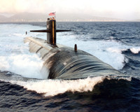 [ẢNH] Sát thủ hạt nhân đóng vai trò cận vệ cho tàu sân bay Mỹ