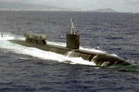 [ẢNH] Sát thủ hạt nhân đóng vai trò cận vệ cho tàu sân bay Mỹ