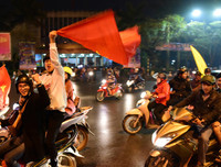 10 năm rồi, người hâm mộ bóng đá Việt lại có một đêm không ngủ