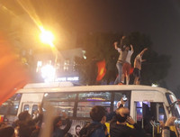 10 năm rồi, người hâm mộ bóng đá Việt lại có một đêm không ngủ