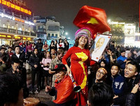 10 năm rồi, người hâm mộ bóng đá Việt lại có một đêm không ngủ