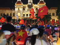 10 năm rồi, người hâm mộ bóng đá Việt lại có một đêm không ngủ