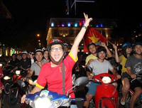 10 năm rồi, người hâm mộ bóng đá Việt lại có một đêm không ngủ