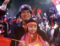 10 năm rồi, người hâm mộ bóng đá Việt lại có một đêm không ngủ